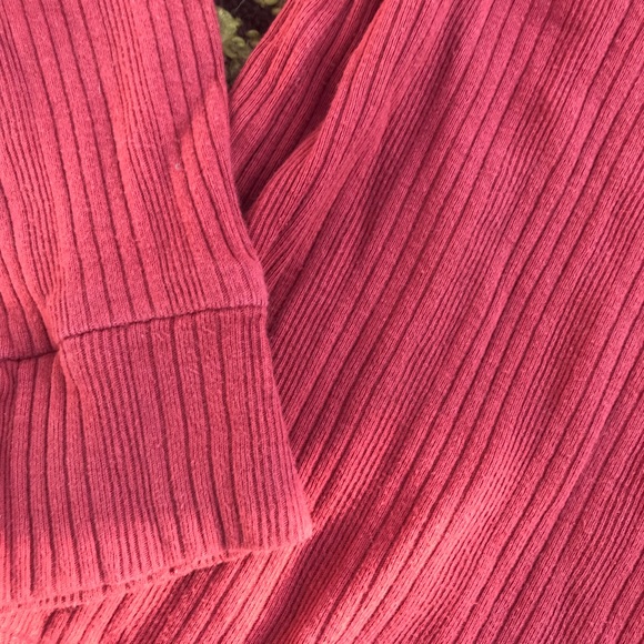 Kate Quinn Organics Red Tee - Picture 3 of 4